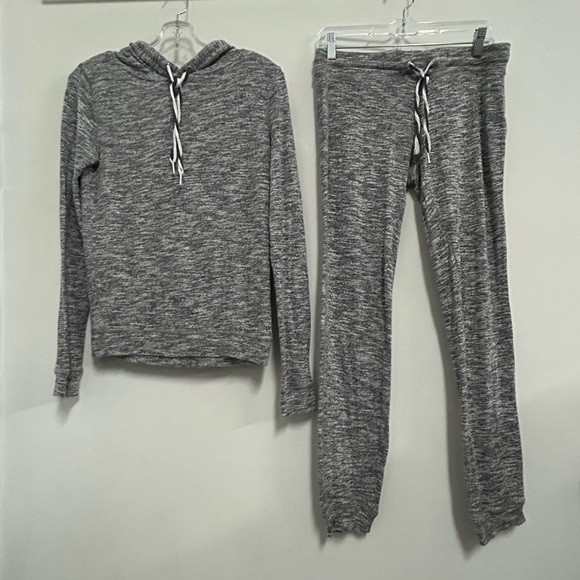 Ardene Super-lightweight sweatsuit - Picture 1 of 7